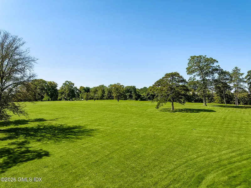 500 Round Hill Road Photo 25