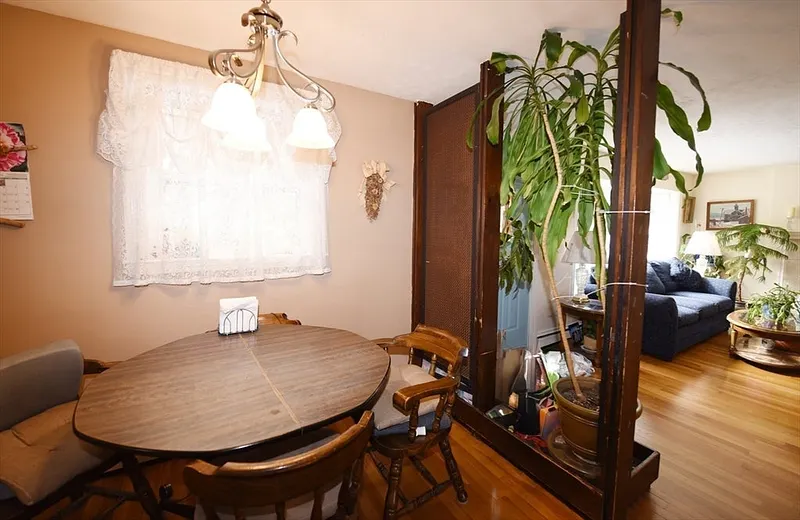 366 Webster St Photo 14