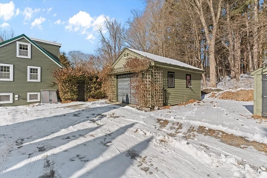 153 W. Main St. Photo 17