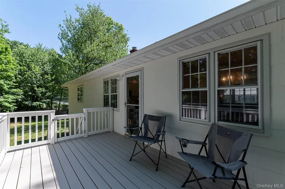 414 Maple Avenue Photo 18