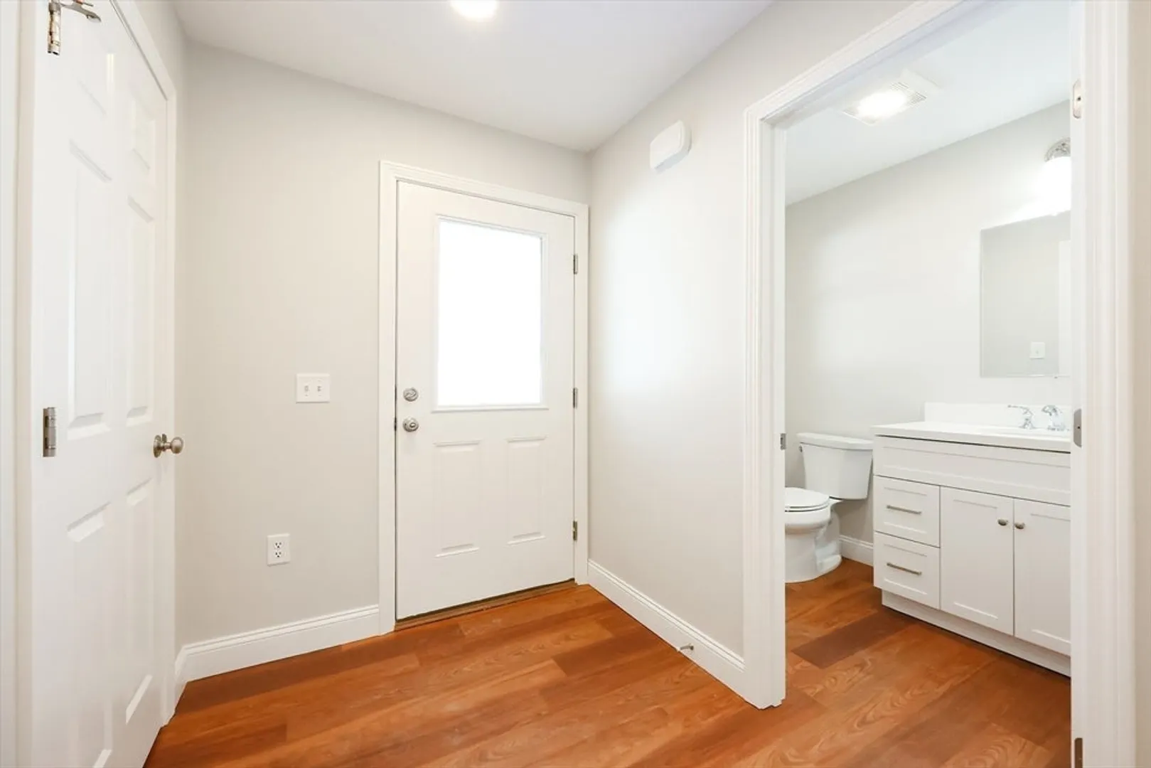 60 Oak Street  #B Photo 9