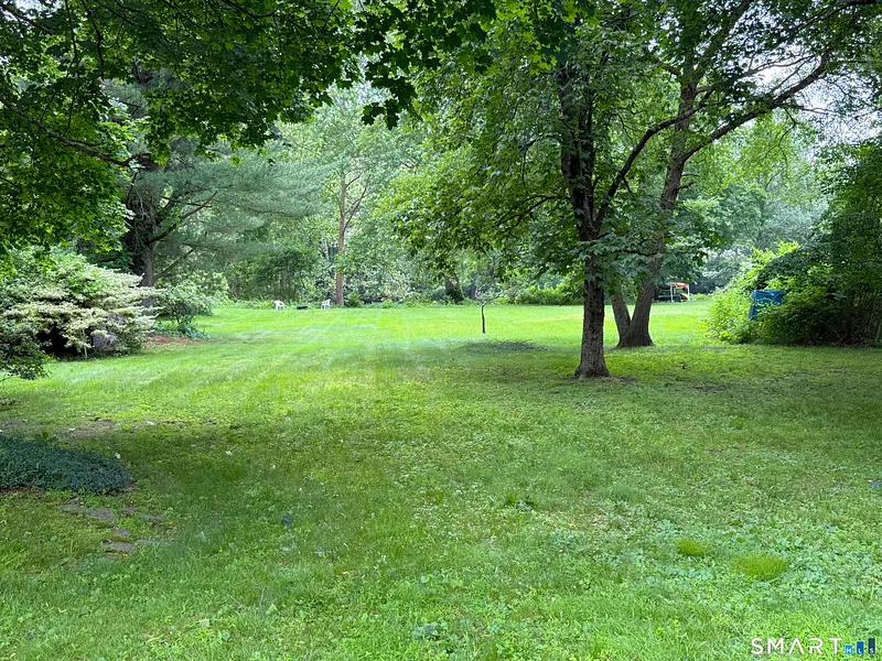 1657 Farmington Avenue Photo 8