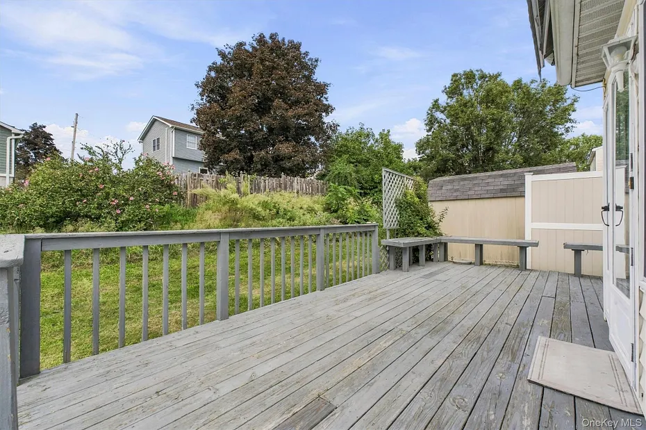 1069 Wolcott Avenue Photo 32