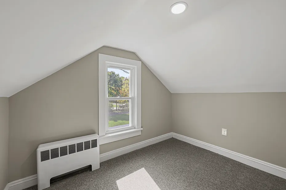 26 Davis St Photo 19