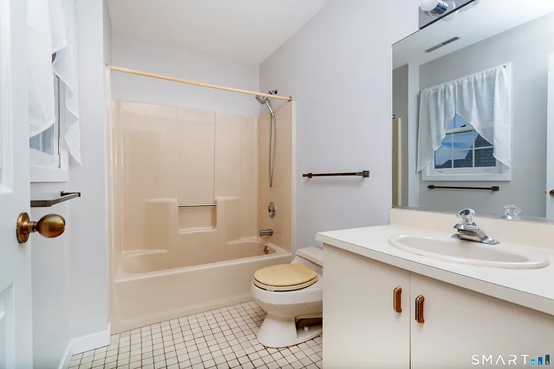170 Glengarry Road #170 Photo 24