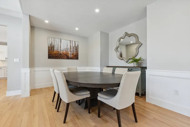 16 Crown Road Photo 19