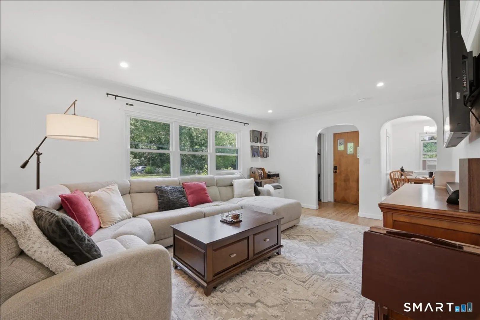 133 Bloomingdale Road Photo 9