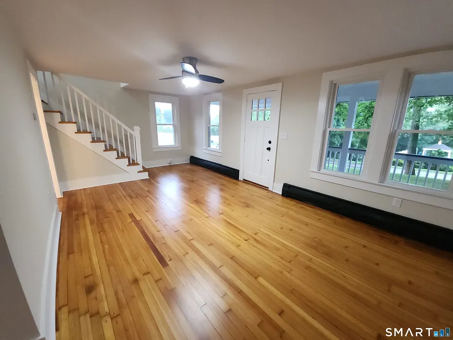 20 Hicksville Road Photo 8
