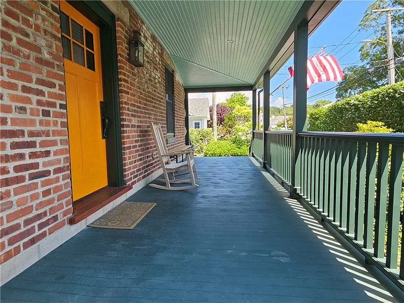 209 Coggeshall Avenue Photo 6