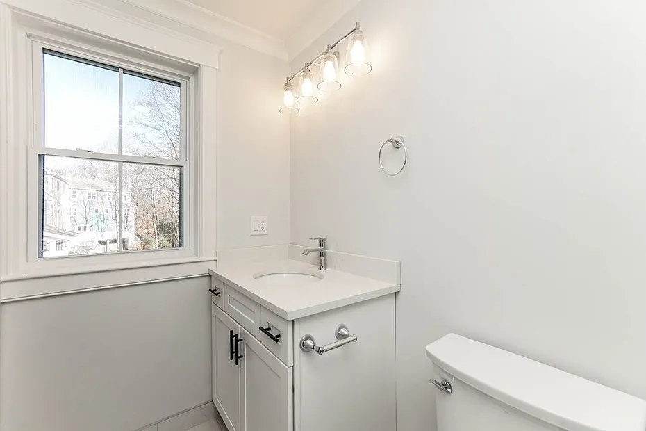 100 Kendall Avenue Photo 19