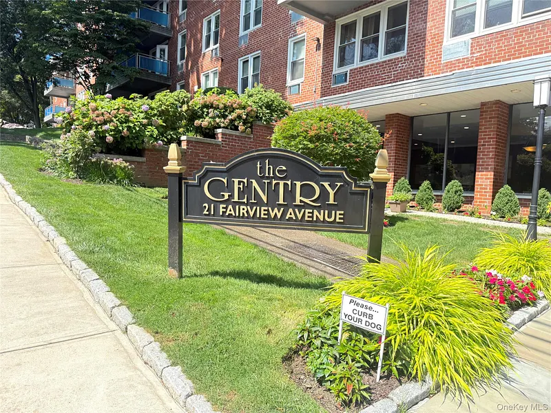 21 Fairview Avenue  #518 Photo 1