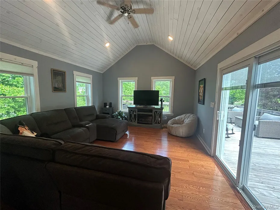 94 Jansen Road Photo 11