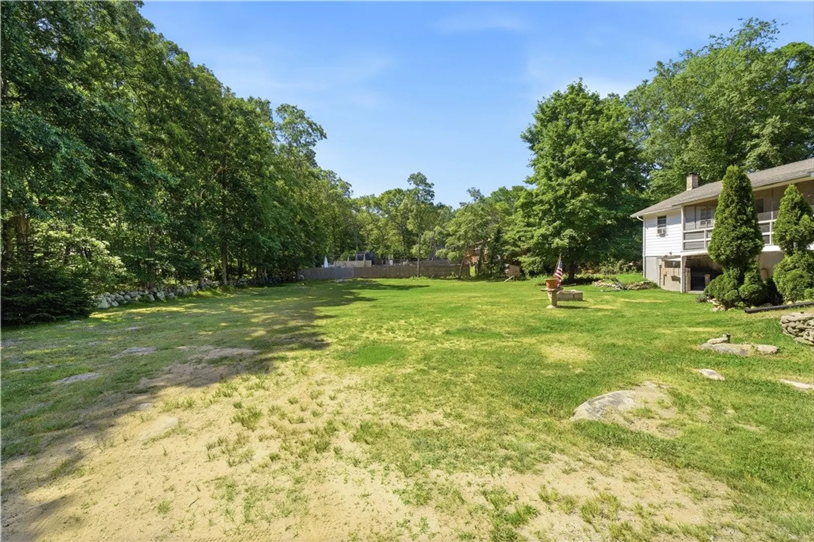42 Charles Avenue Photo 36