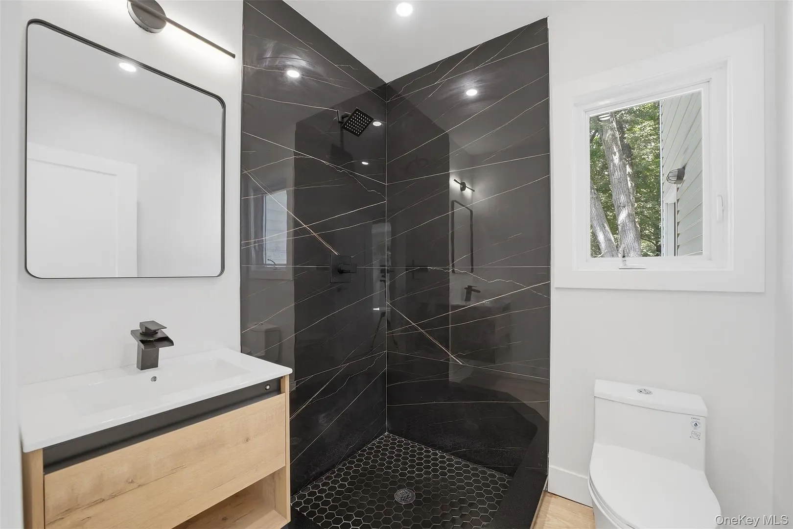 42 Euclid Avenue Photo 12