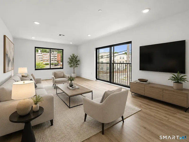 414 Mather Street Photo 8