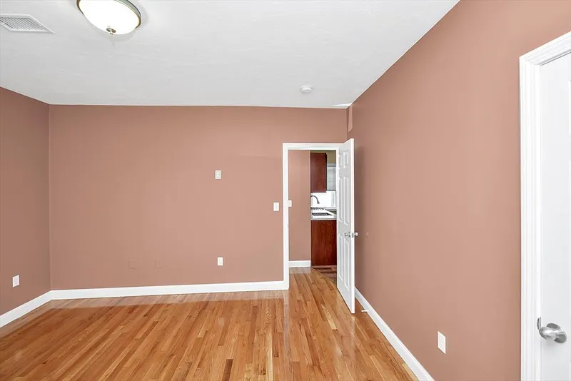 15 Kenberma Road  #2 Photo 8