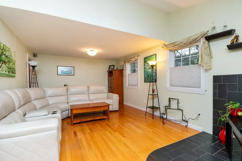 20 Eleanor Rd Photo 5