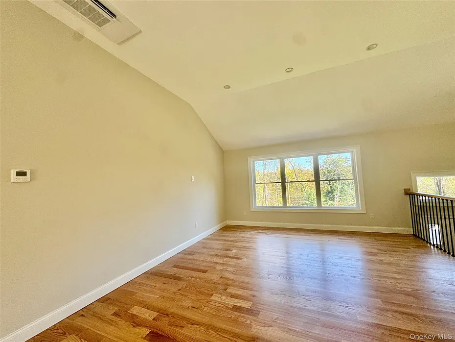 4 Webster Place Photo 7