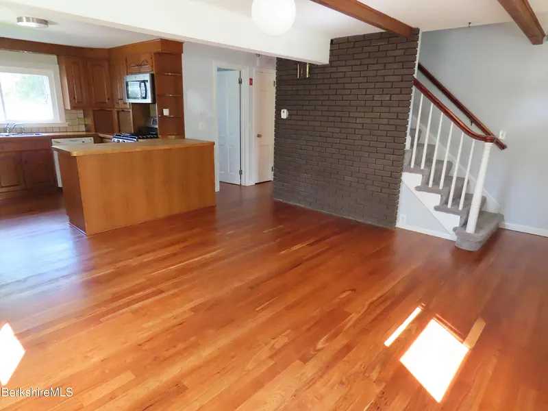 1303 River Rd Photo 12