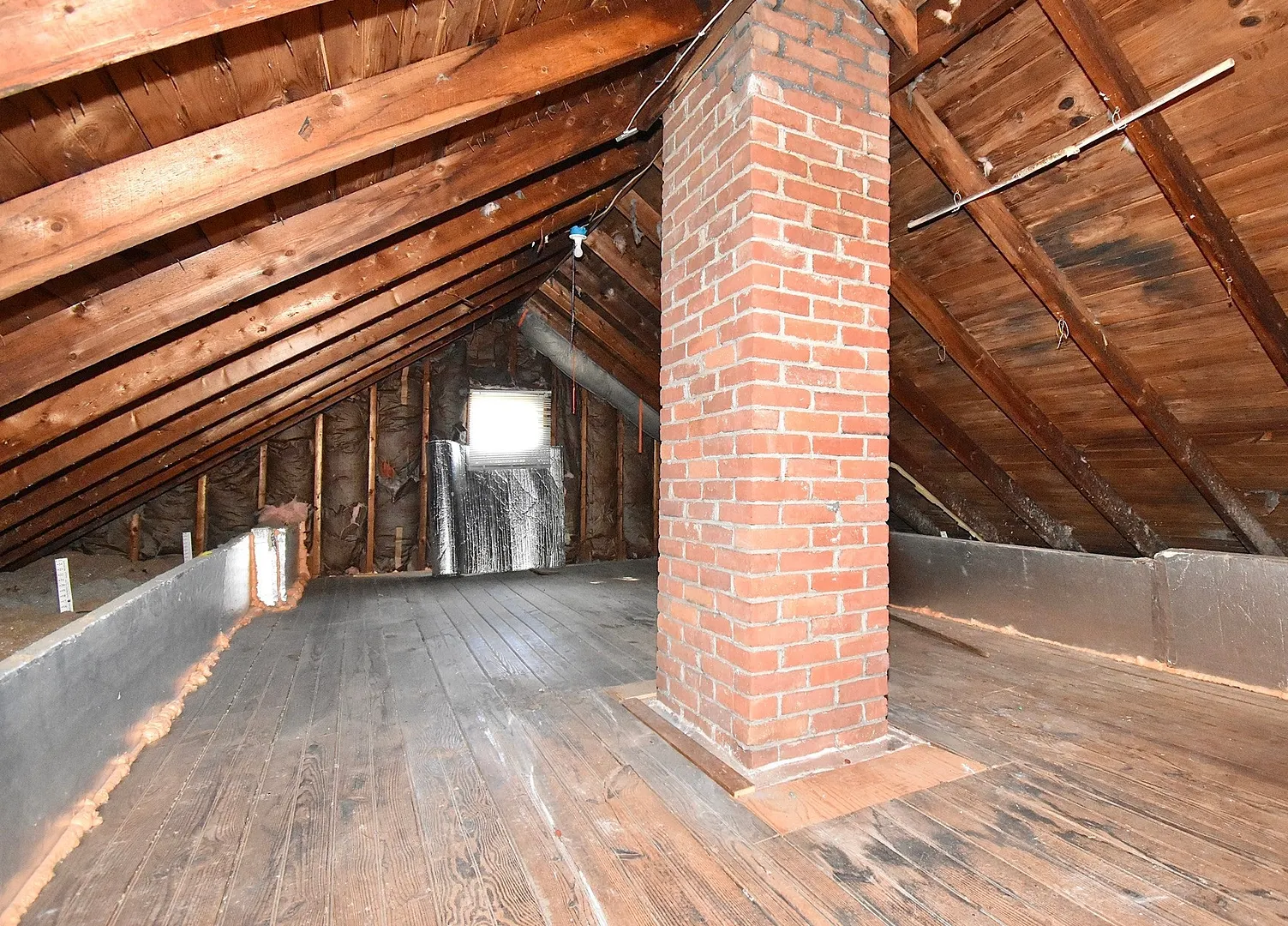 1245 Bay St Photo 36
