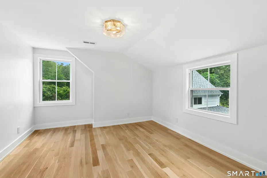 110 Cross Highway Photo 28