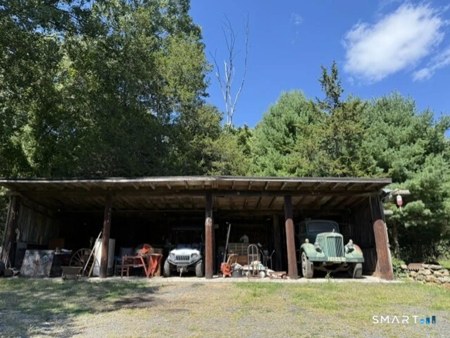 2 Quarry Road Photo 37