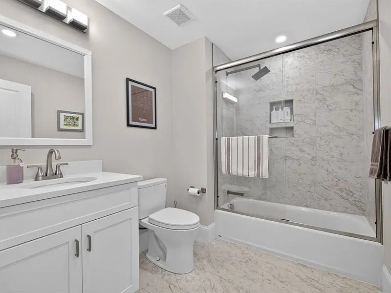 49-51 Brown Ave #49 Photo 19