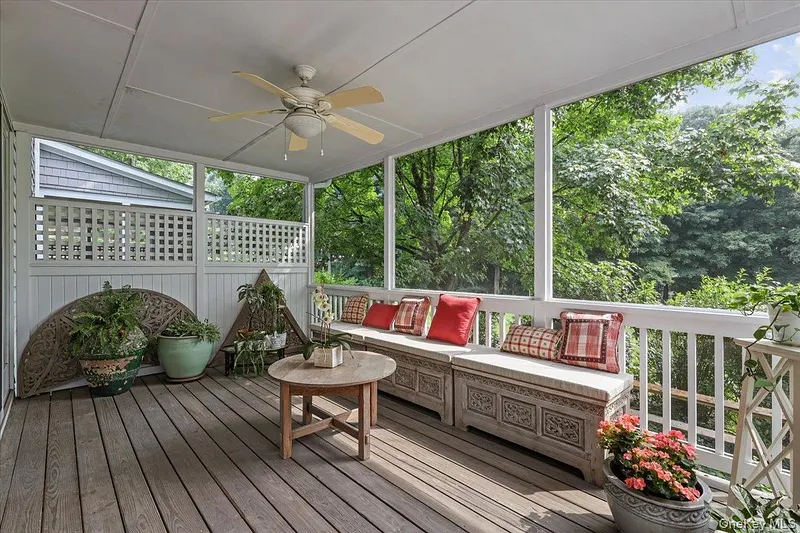 18 Brookview Drive Photo 8