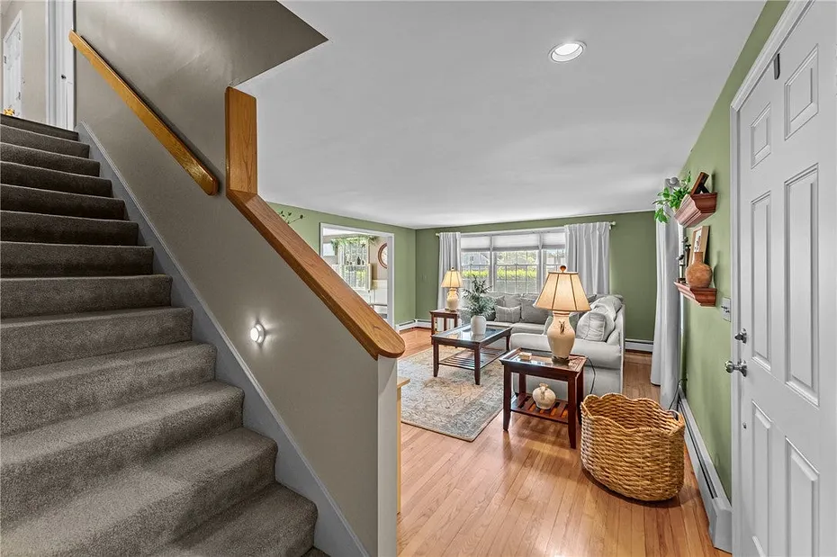 14 Wolcott Avenue Photo 24