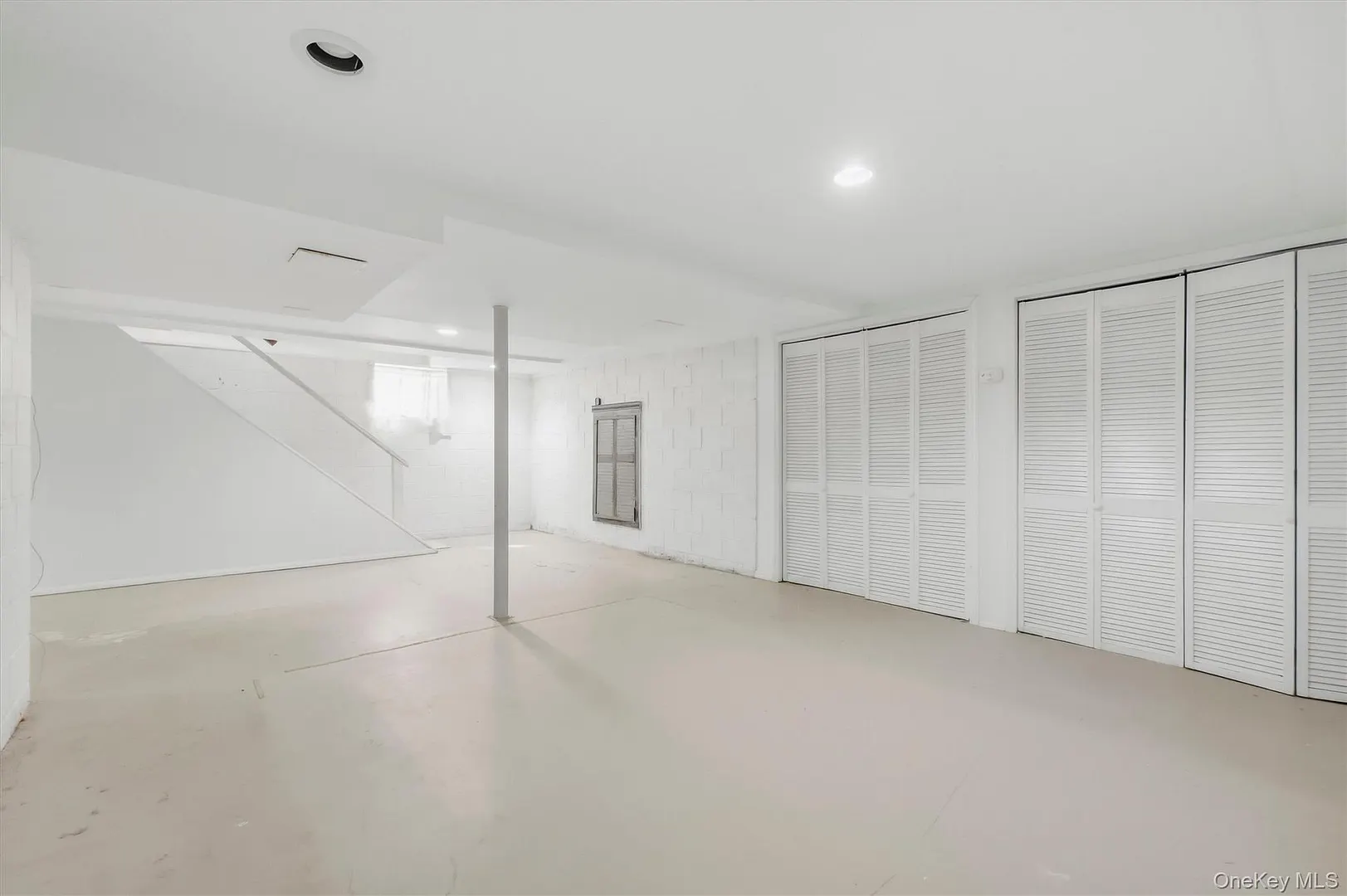 1069 Wolcott Avenue Photo 30