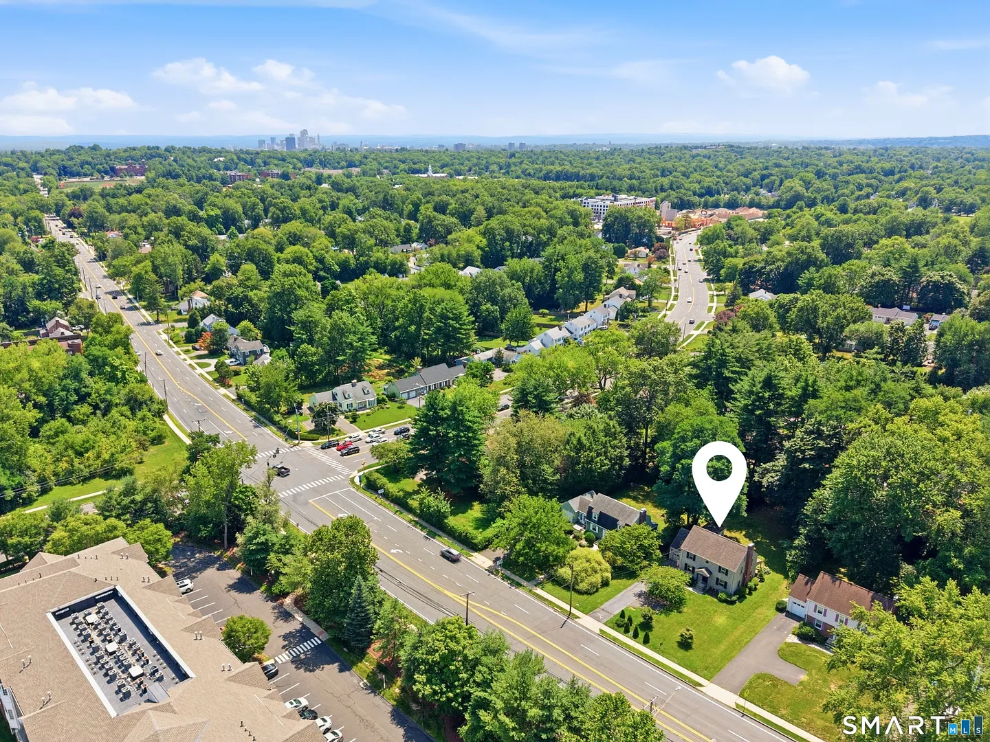 2409 Albany Avenue Photo 33