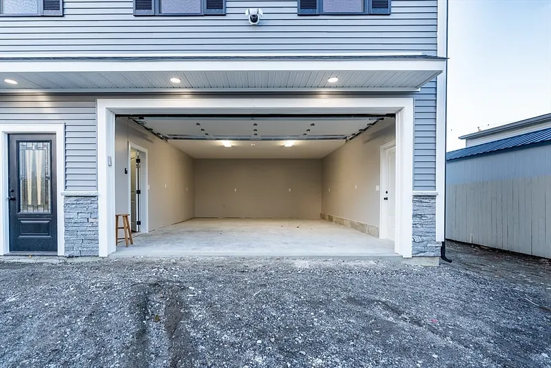 214 Horton St Photo 4