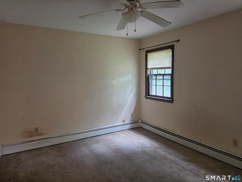 8 Squire Lane Photo 13