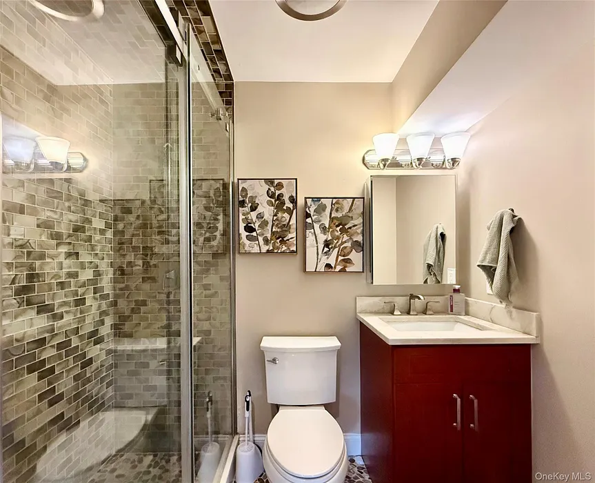 26 Bridle Lane Photo 12