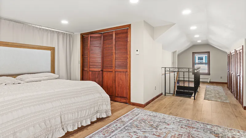 45 Kensington Ave Photo 13