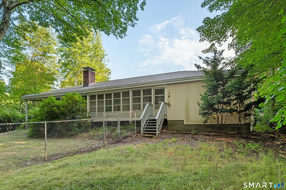 24 East Wintonbury Avenue Photo 16