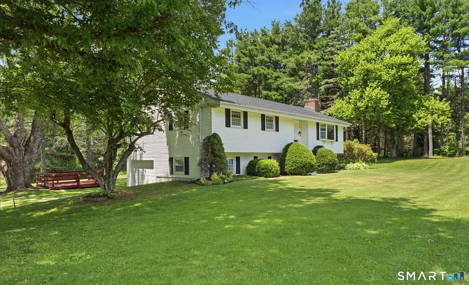 385 Cotton Hill Road Photo 3