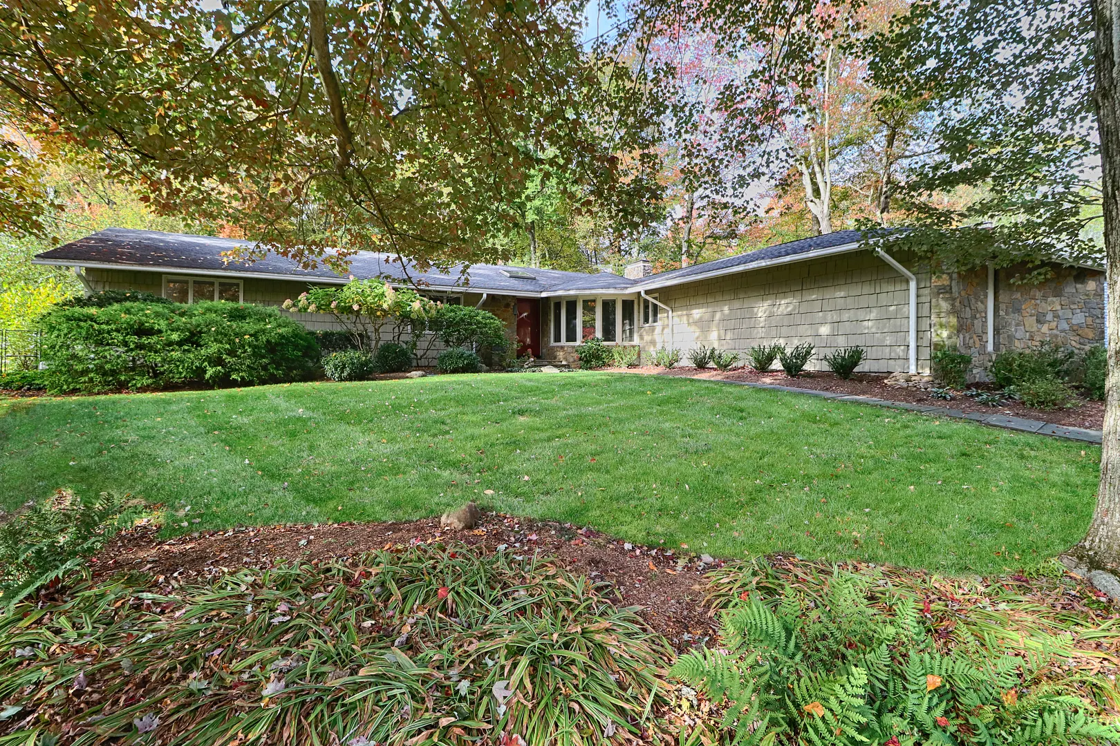 947 Galloping Hill Road Photo 1