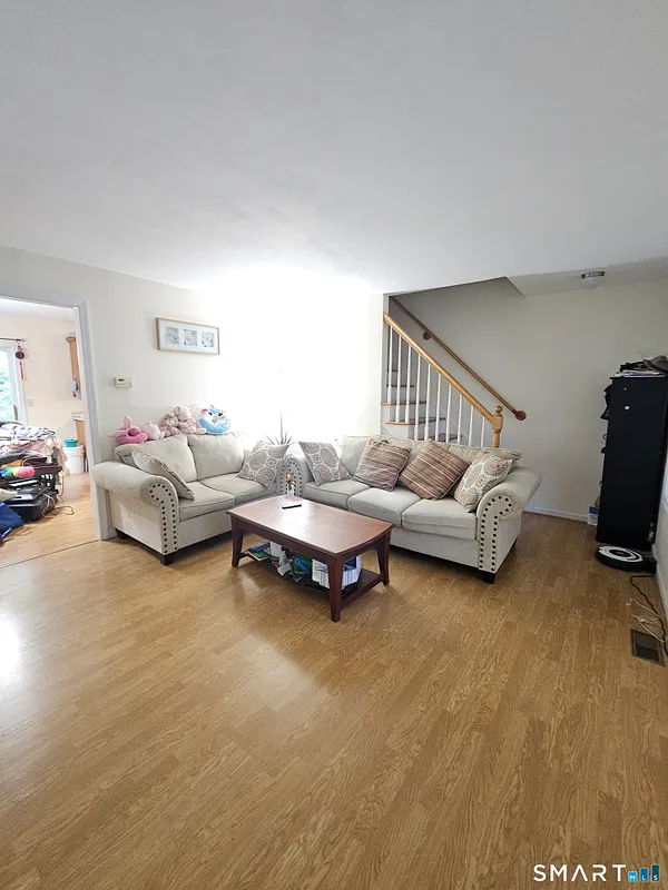 54 Alice Street Photo 14