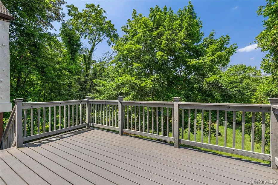 38 Fenimore Drive Photo 11