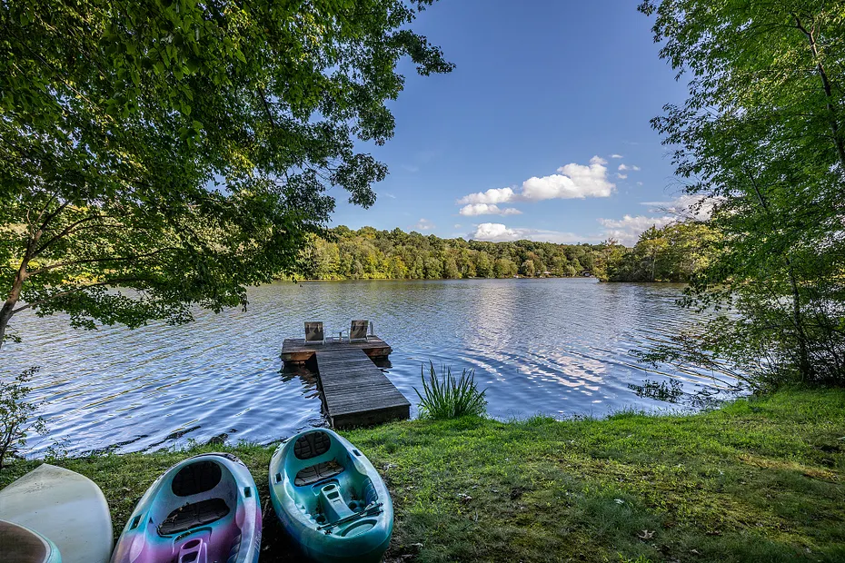 130 Lake Drive Photo 1
