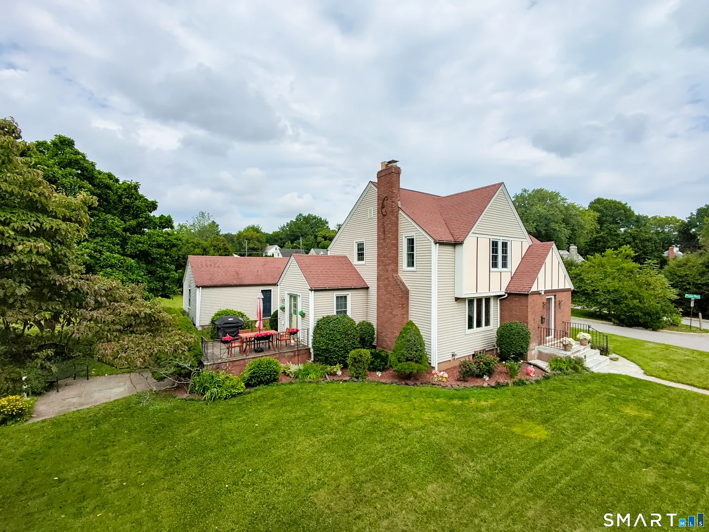 147 Old Mill Road Photo 3