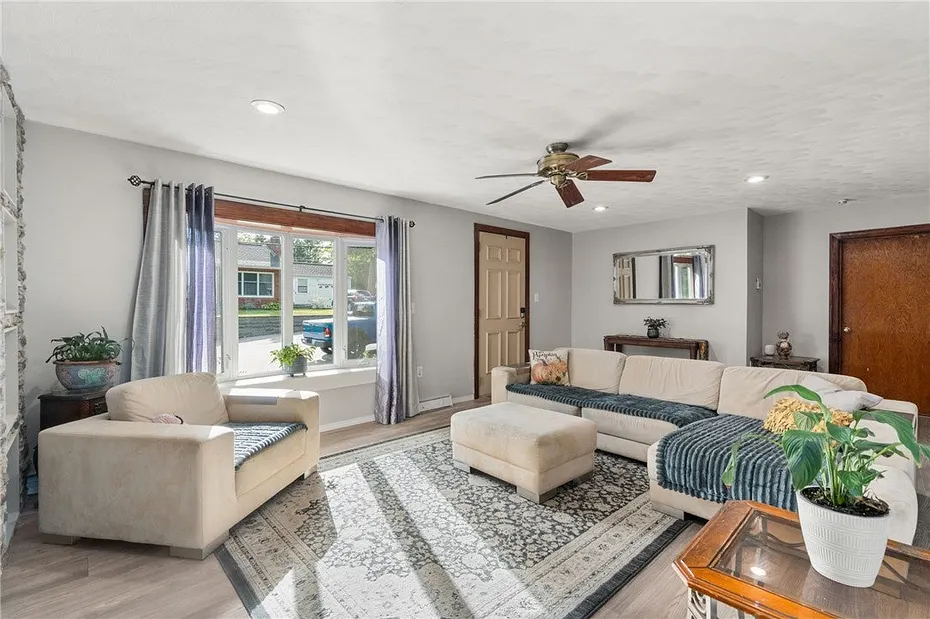 30 Lockwood Road Photo 6
