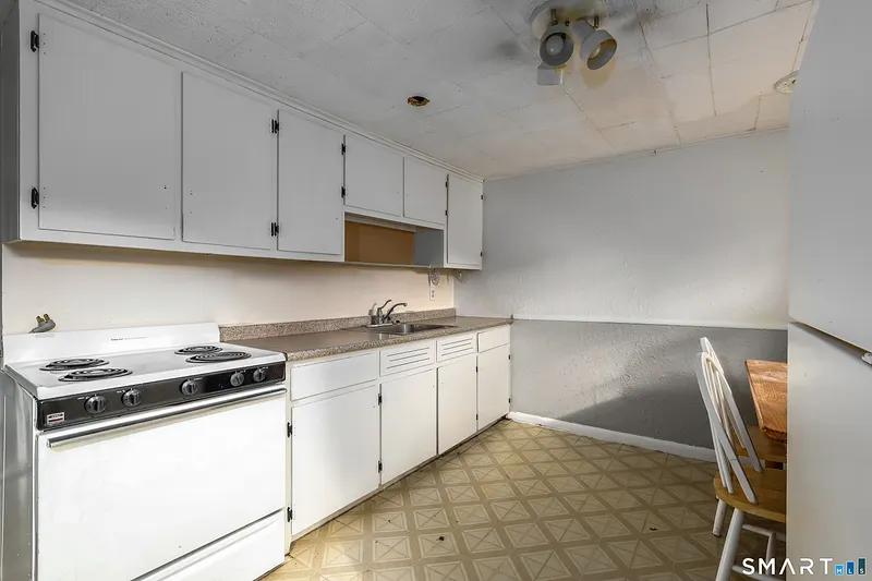 40 Kellogg Street Photo 16