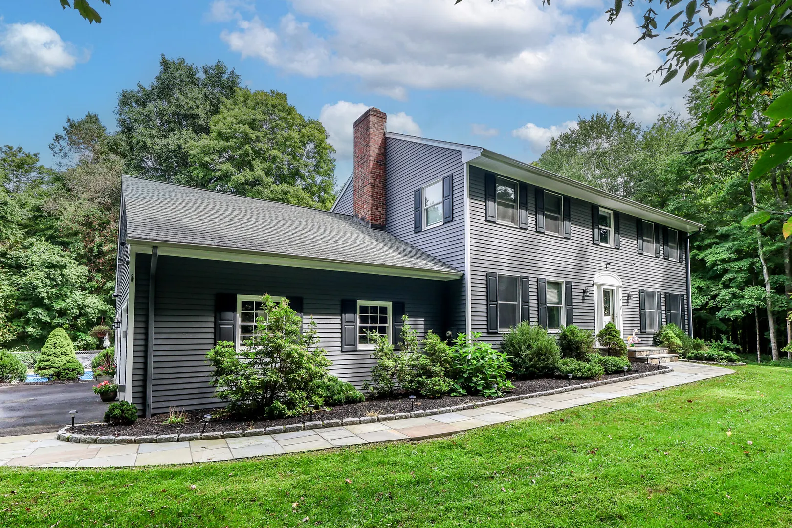 33 Brookwood Drive Photo 1