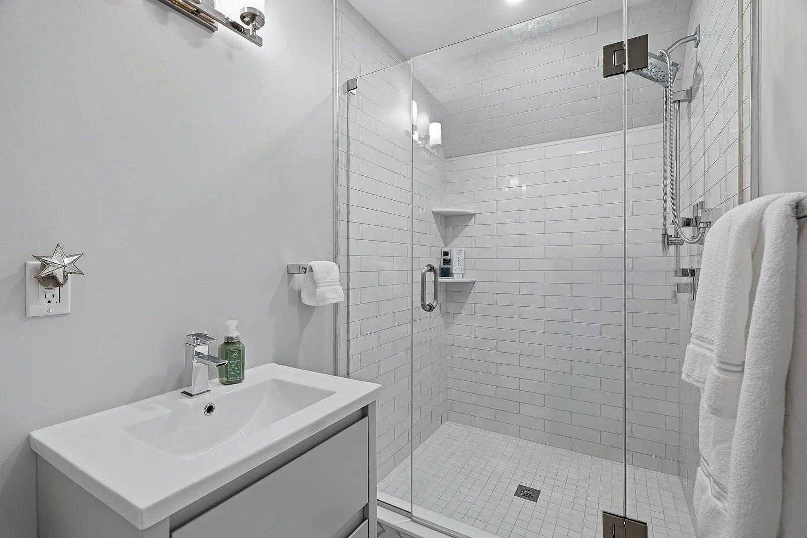 929 Pequot Avenue Photo 38