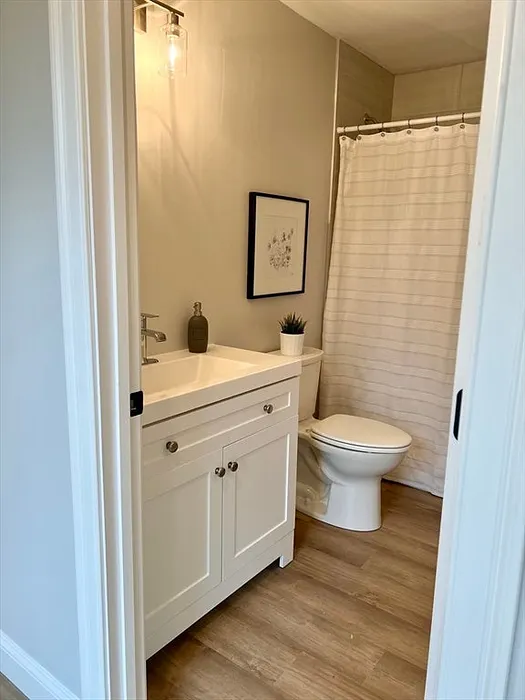64 Holten St.  #203 Photo 7