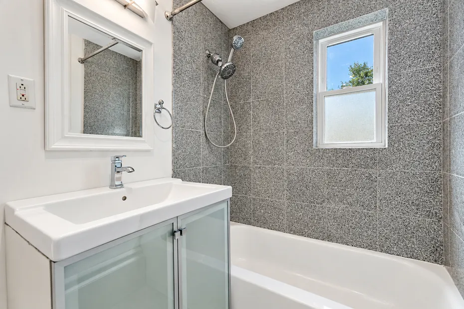 184 Pequot Avenue  #305 Photo 13