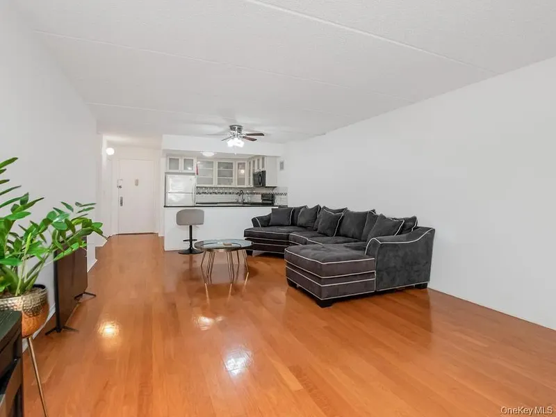 777 N Macquesten Parkway  #203 Photo 7