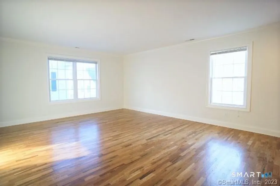 44 Stuart Avenue  #B4 Photo 2